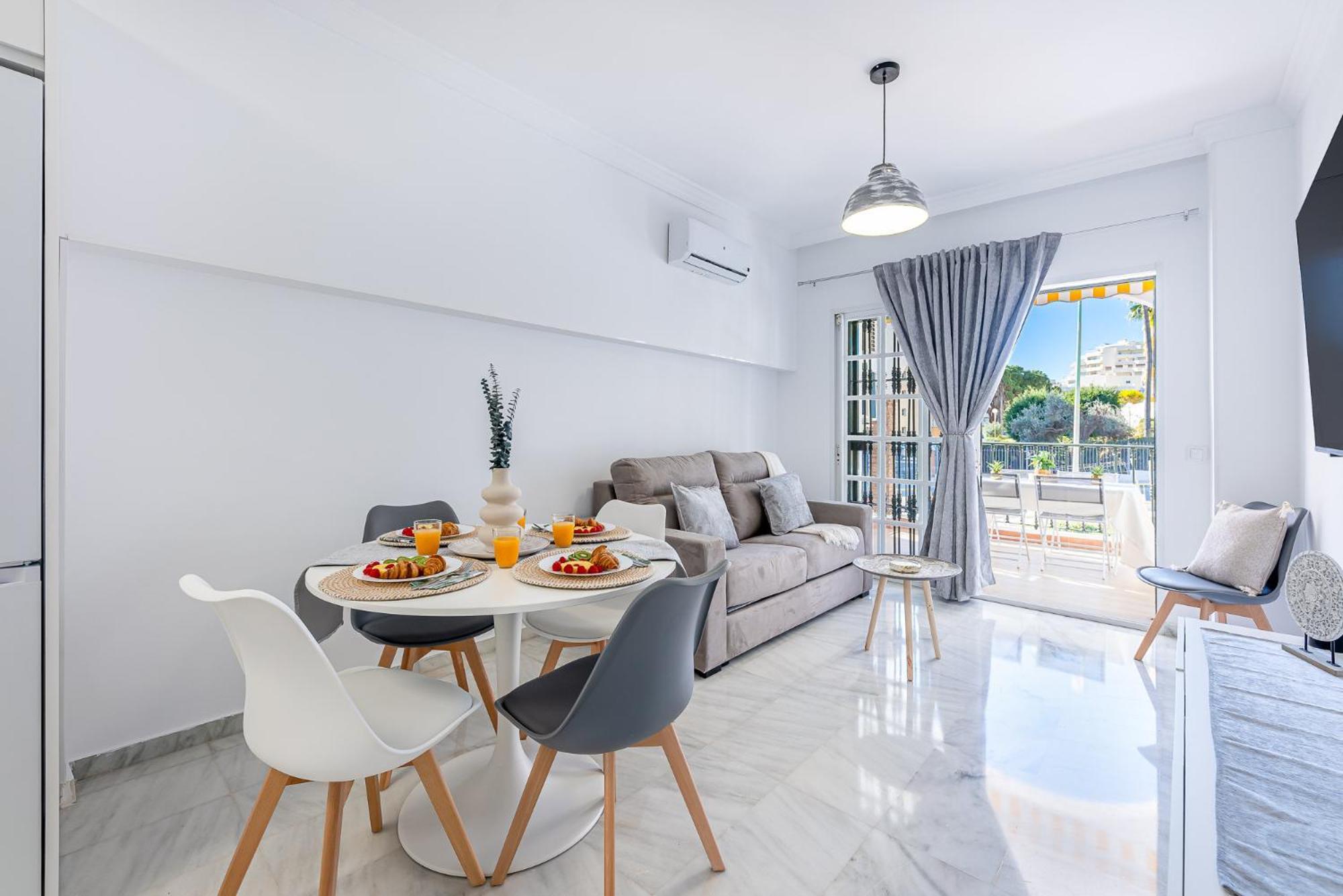 797 Holiday Rentals - Apartamento En Pueblo Quinta A 1 Min De La Playa Benalmádena Esterno foto